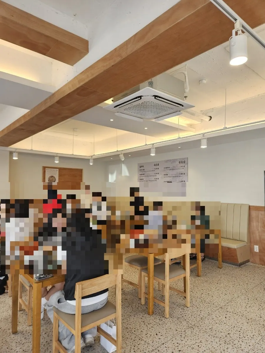 Waiting area for guests at Hyangtaek
