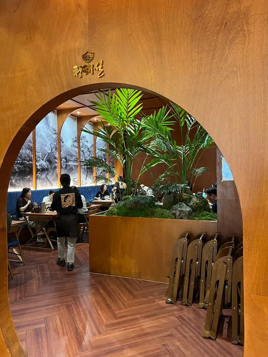 Restaurant interior filled with the aroma of pot rice
