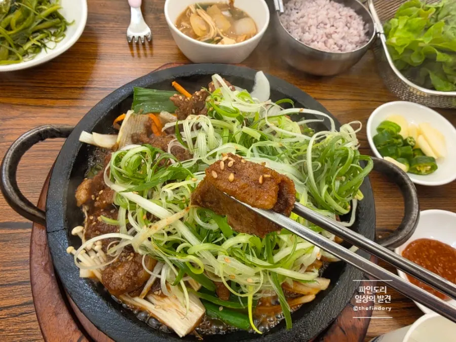 A piece of seasoned seokgalbi