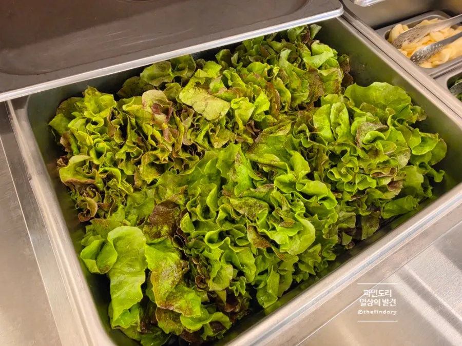 Self-service bar for ssam vegetables
