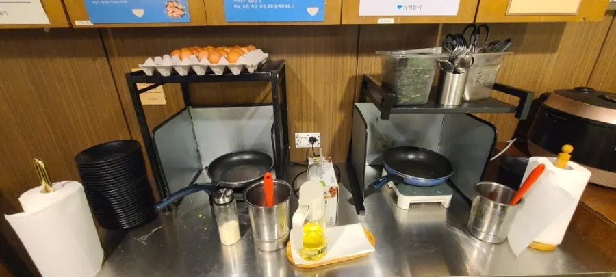 Self-serve bar where you fry your own egg