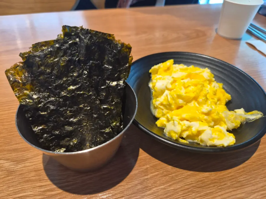 무료 계란을 이용하는 셀프바