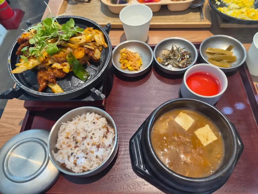 무료 리필 가능한 김과 오곡밥