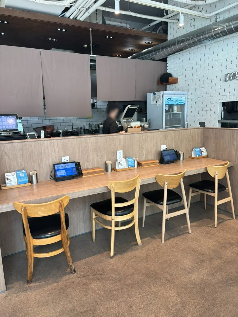 カフェドンイ寿城1街店の店内空間
