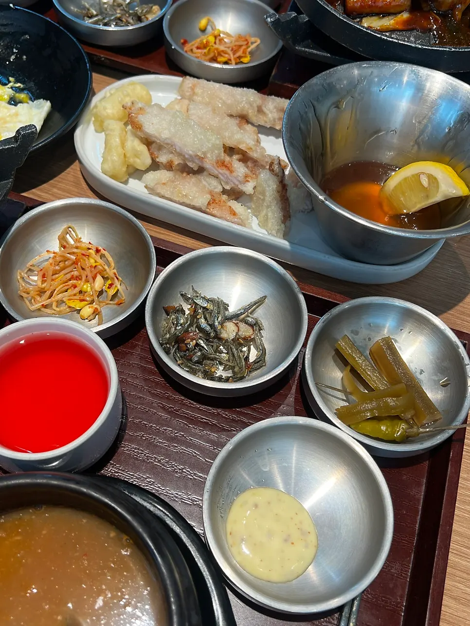 알차게 나온 밑반찬 구성