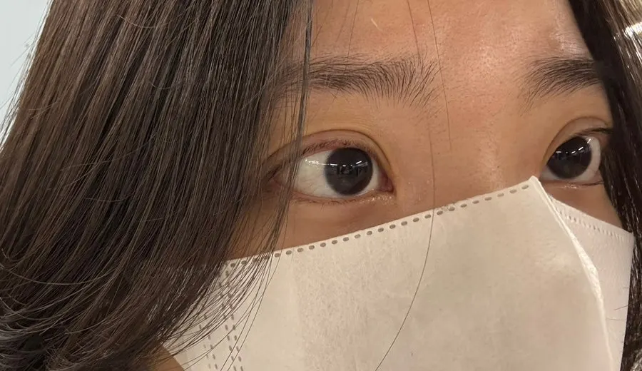 Eyes before the lash lift and brow perm