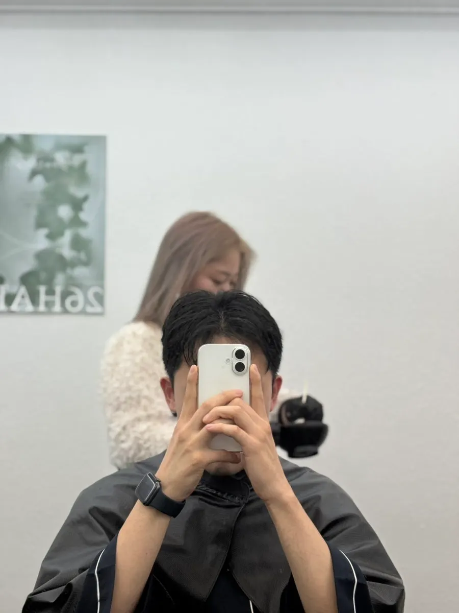 Director Seyeon's signature men's perm in progress