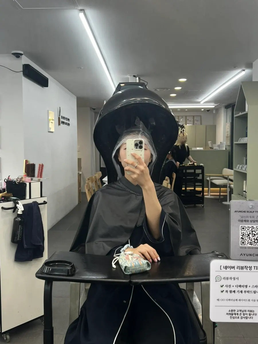 Hair sitting during the clinic treatment