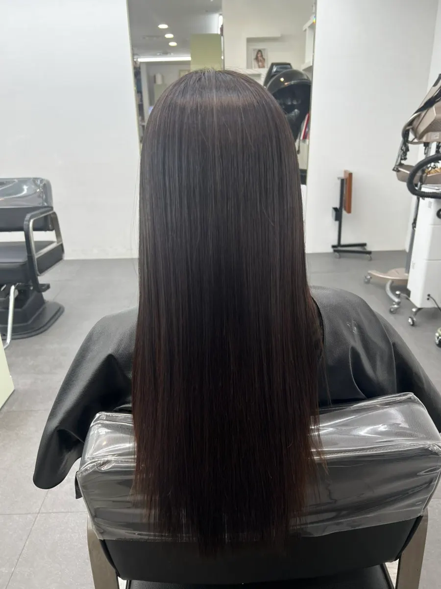 Top straightened with the magic iron and neatly finished ends below