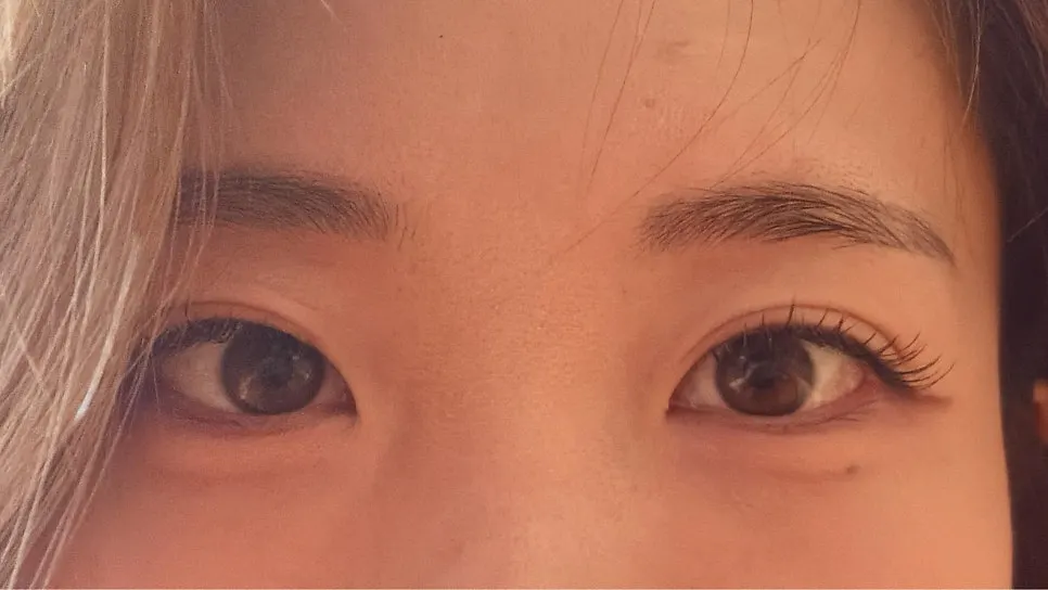 세미애니메 연장 후 눈 화장 사진