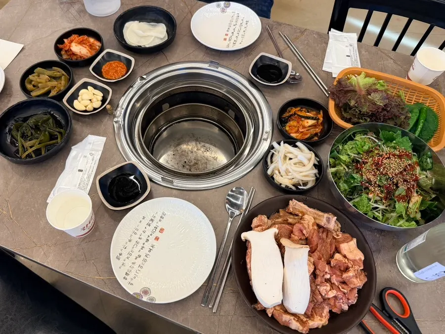A plate of thick-cut marinated galbi