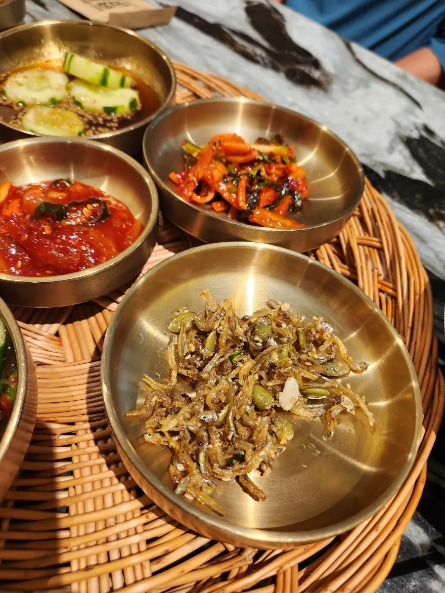 제철 반찬 한 상 구성