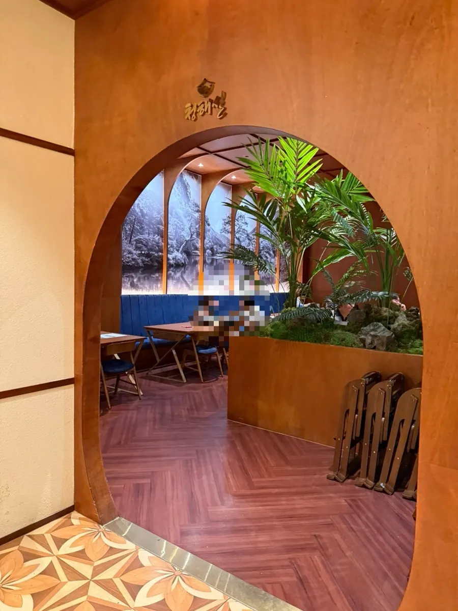 Dedicated restaurant parking information