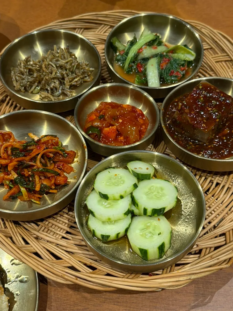 Haenyeo Sotbap basic table setting