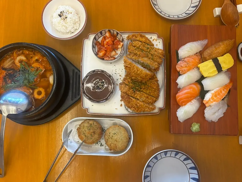 午餐点单后端上的寿司纳鲁餐点
