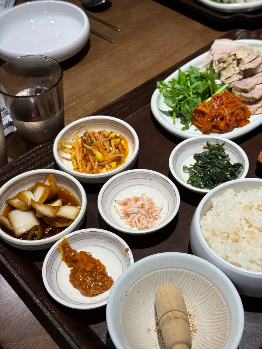 보쌈정식 밑반찬 구성