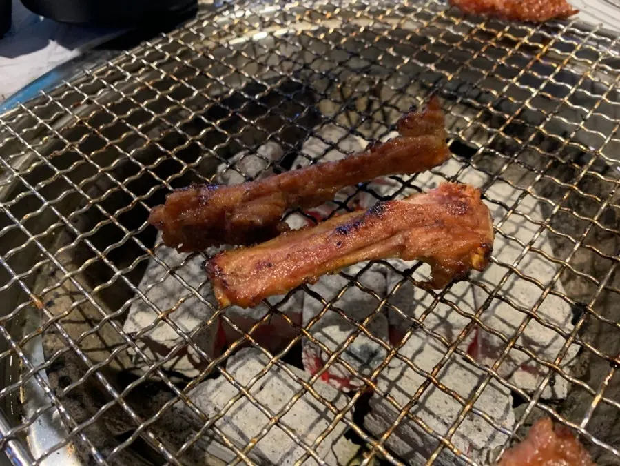 Charcoal-scented grilled pork galbi