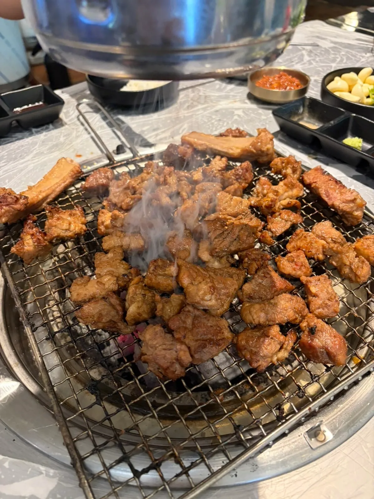 Charcoal-grilled Baeksanu Sutbul pork galbi