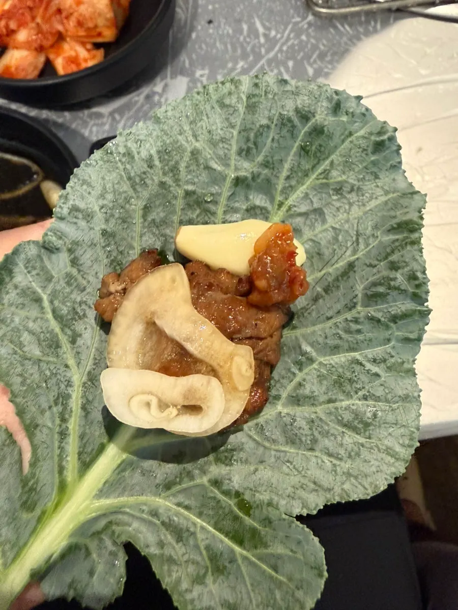Pork galbi served with wrap vegetables