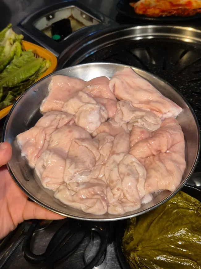 A generous 160g serving of two portions of raw pork makchang at Daraewon Makchang