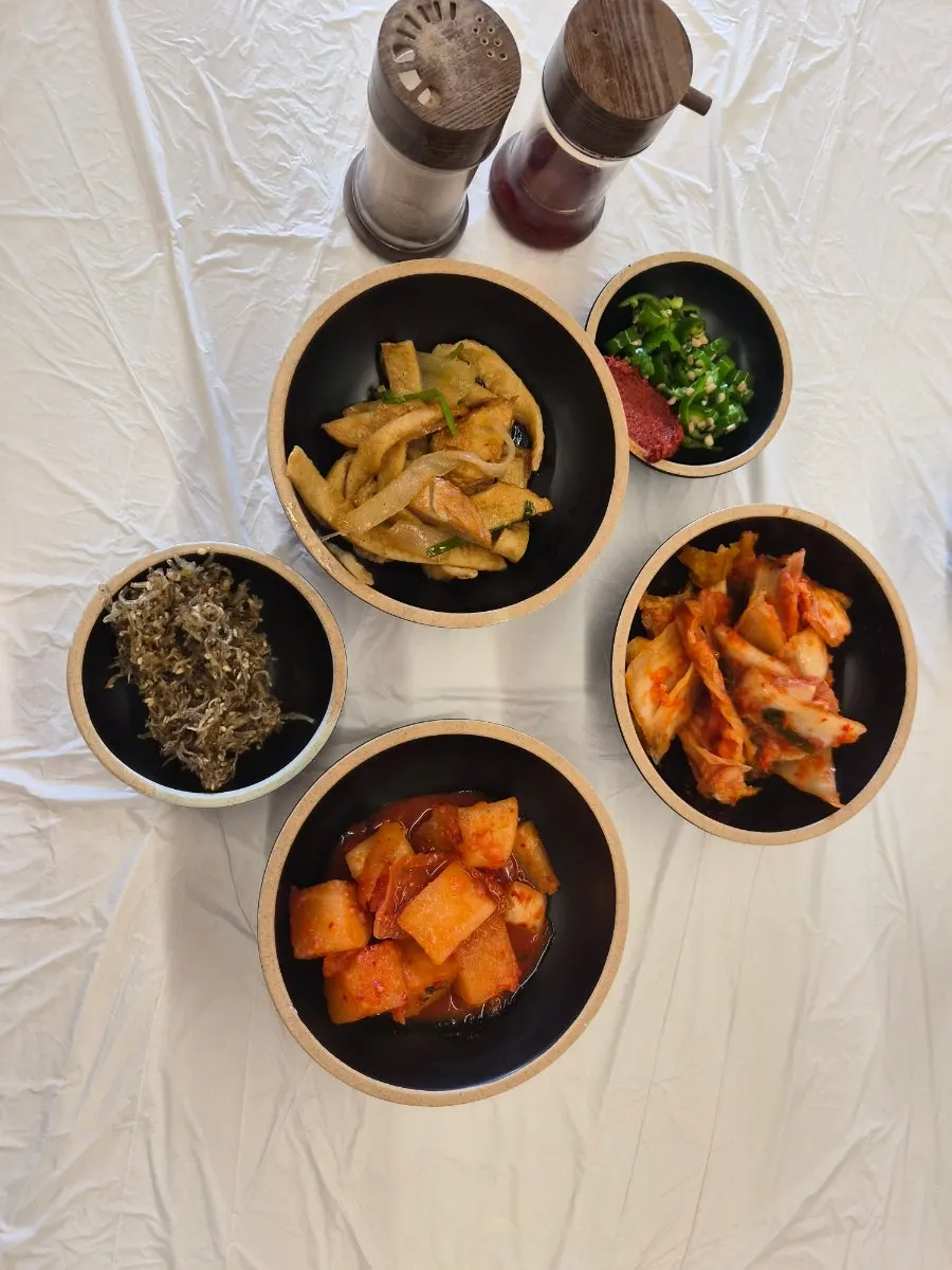 Freshly made-looking, warm side dishes