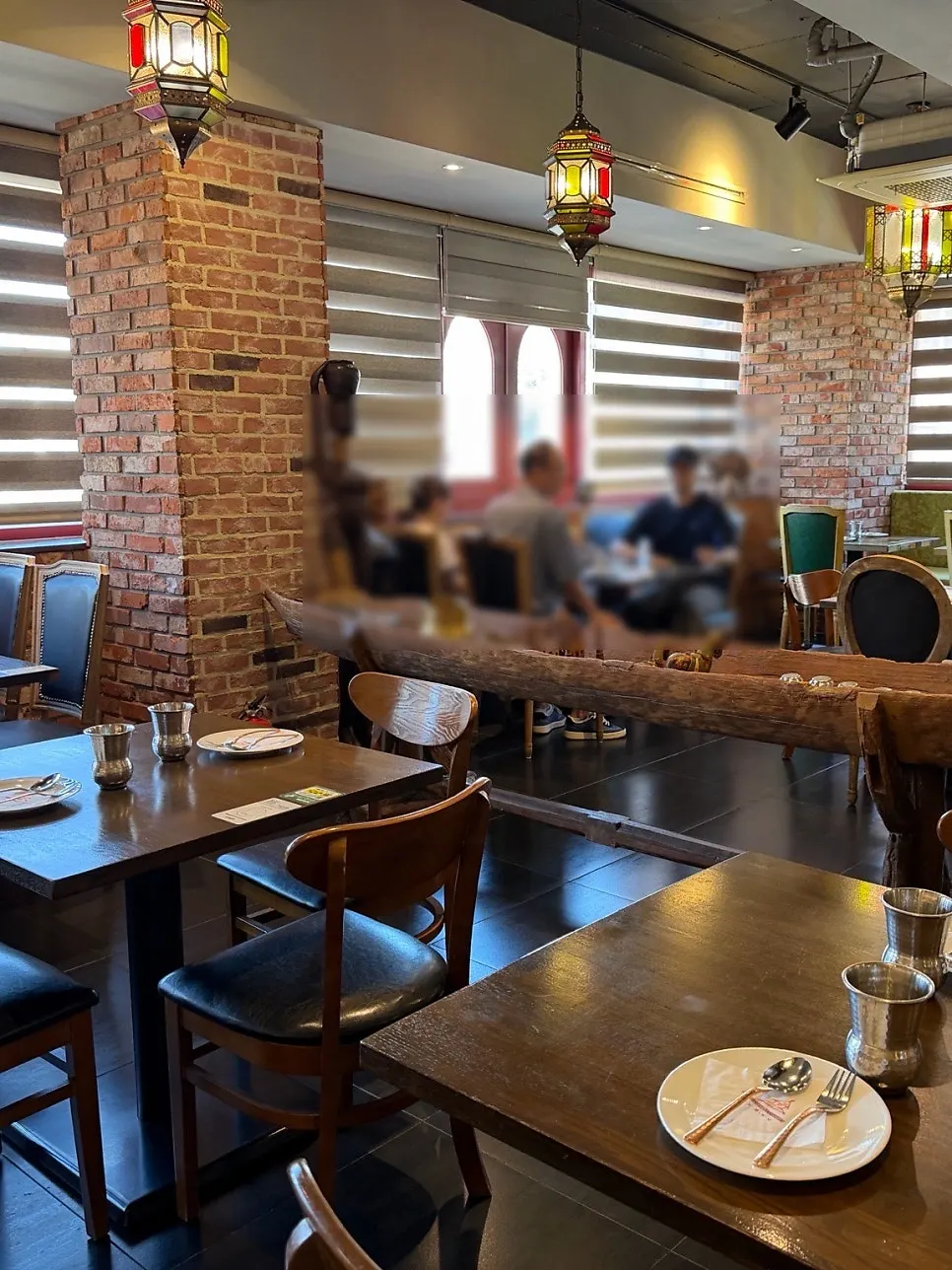 Interior of Meono Kkameona Daehangno Branch