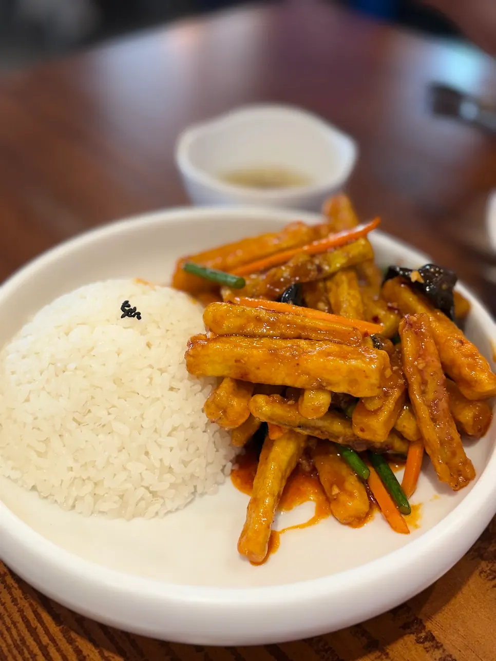 Table setting with the eggplant fish-fragrance rice bowl