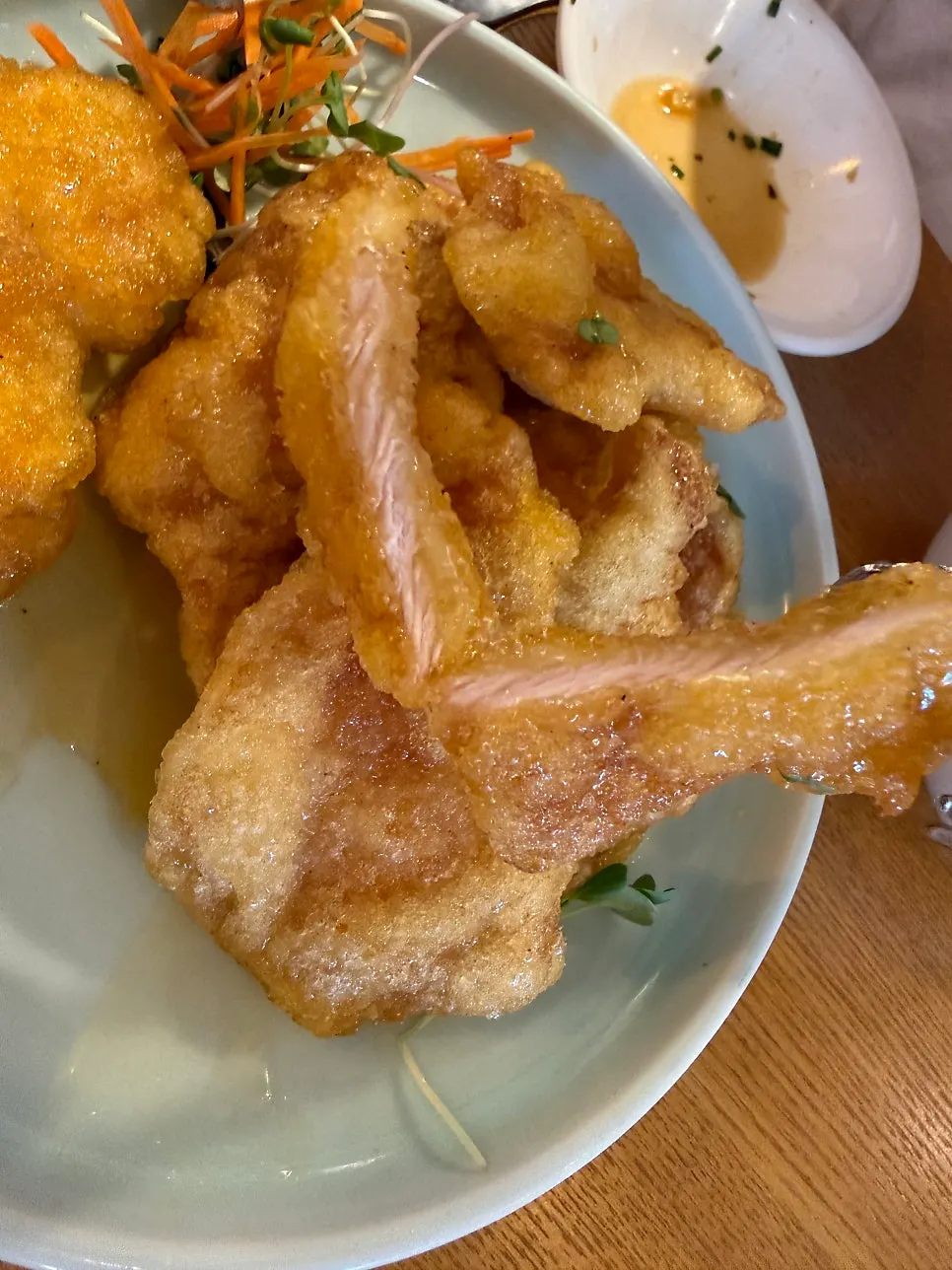 A plate of Cheonghwawon guobaorou