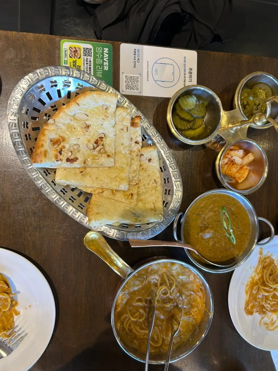 Visiting Meono Kkameona Daehangno Branch for Indian curry
