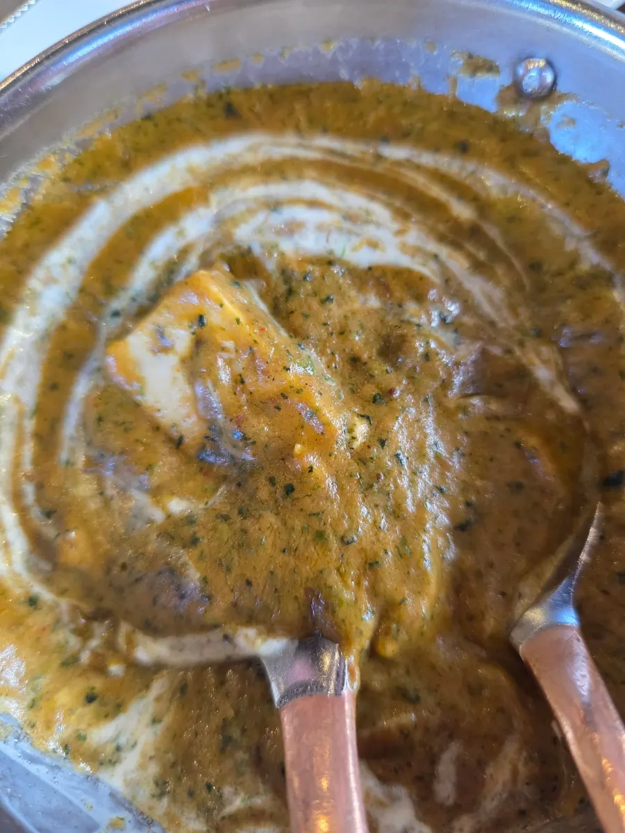 치킨커리와 팔락파니르, 버터난 상차림