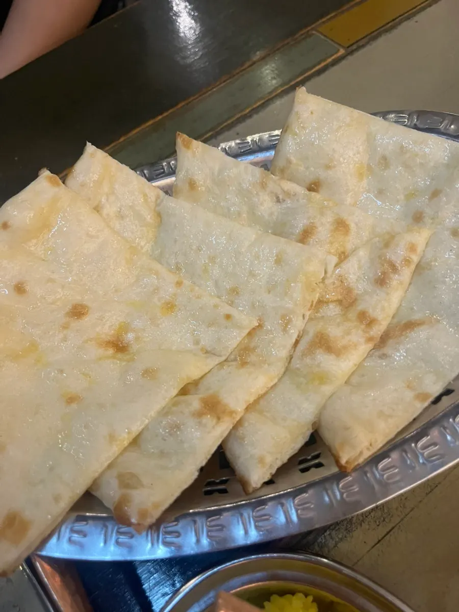 난을 찍어 먹는 치킨티카마살라