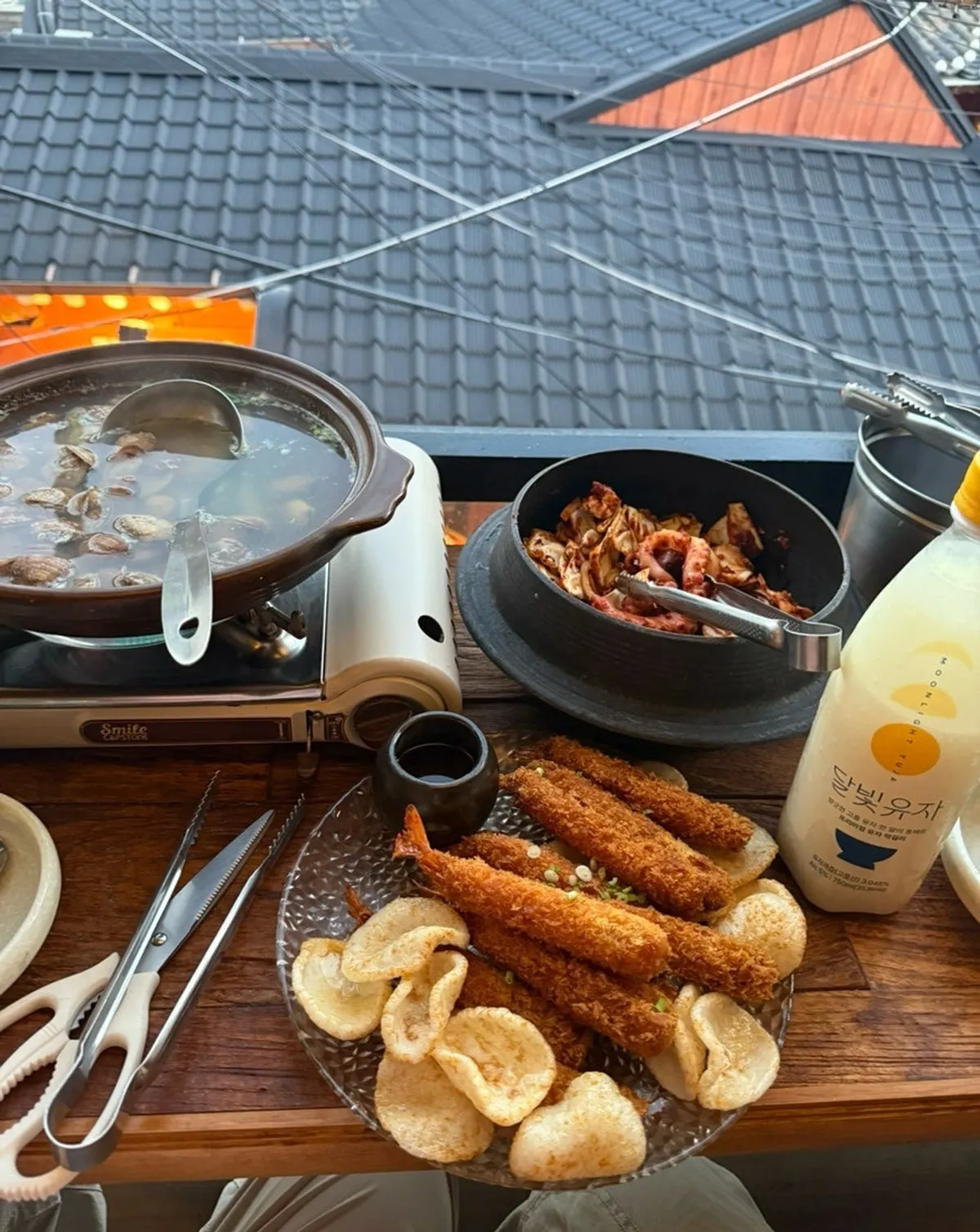 Hyehwahwa signature straw-fire dish