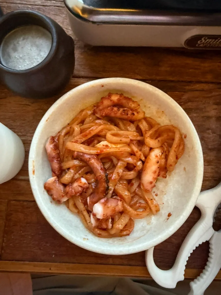 Cauldron octopus knife-cut noodles with kalguksu noodles
