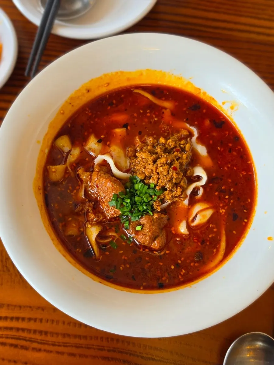청화원 사천식 우육도삭면 한 그릇