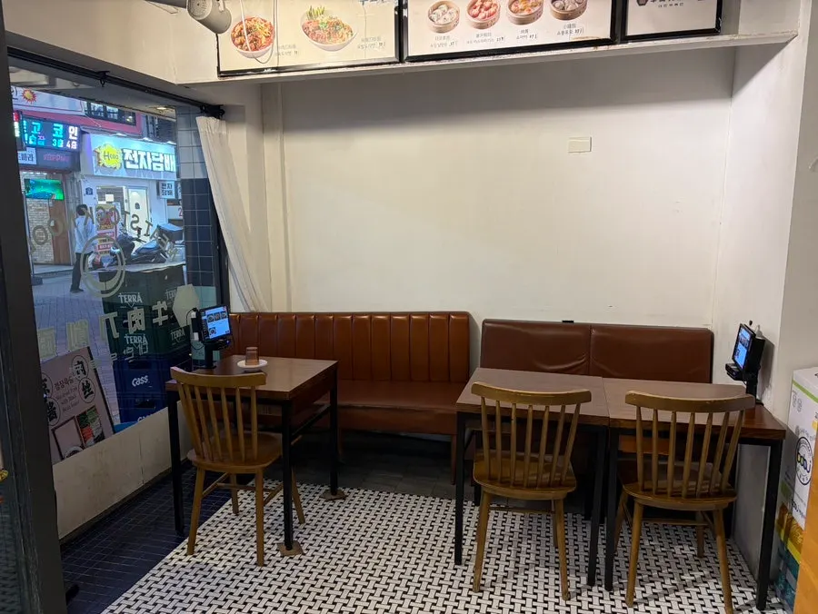 청화원 대학로점 1층 2인·4인 테이블 좌석
