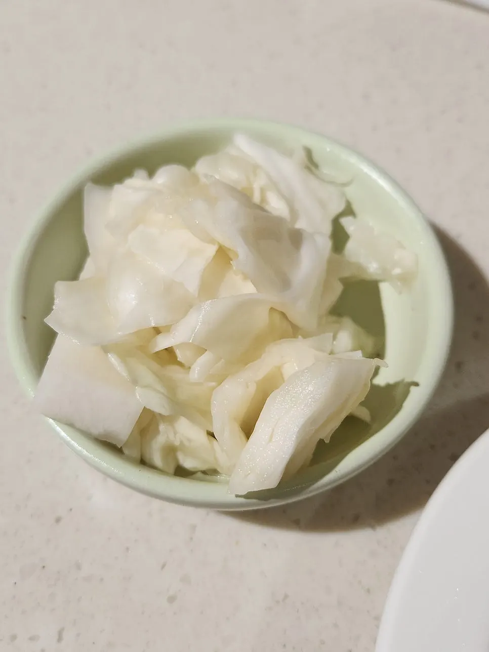프렌치토스트와 스테이크가 있는 해옫 마포 메뉴판