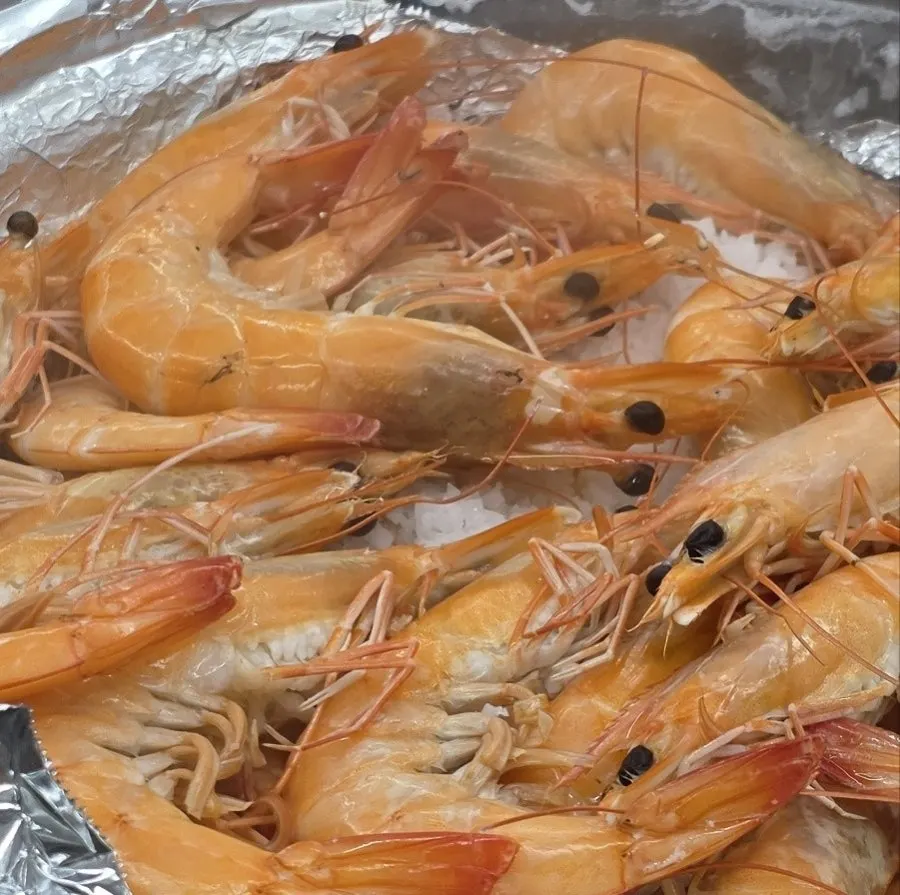 살이 통통한 대하구이