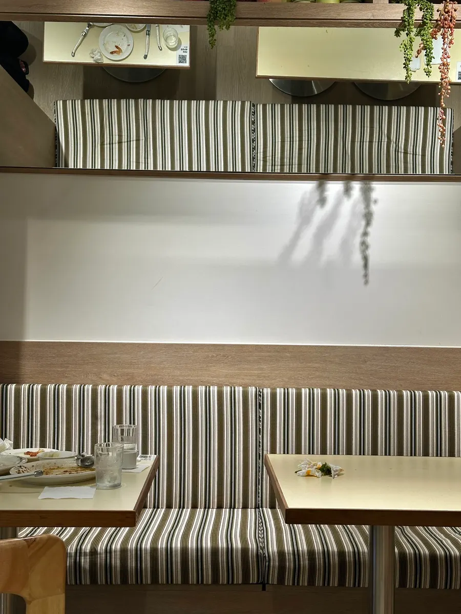 Calm interior atmosphere at HEOD Gongdeok