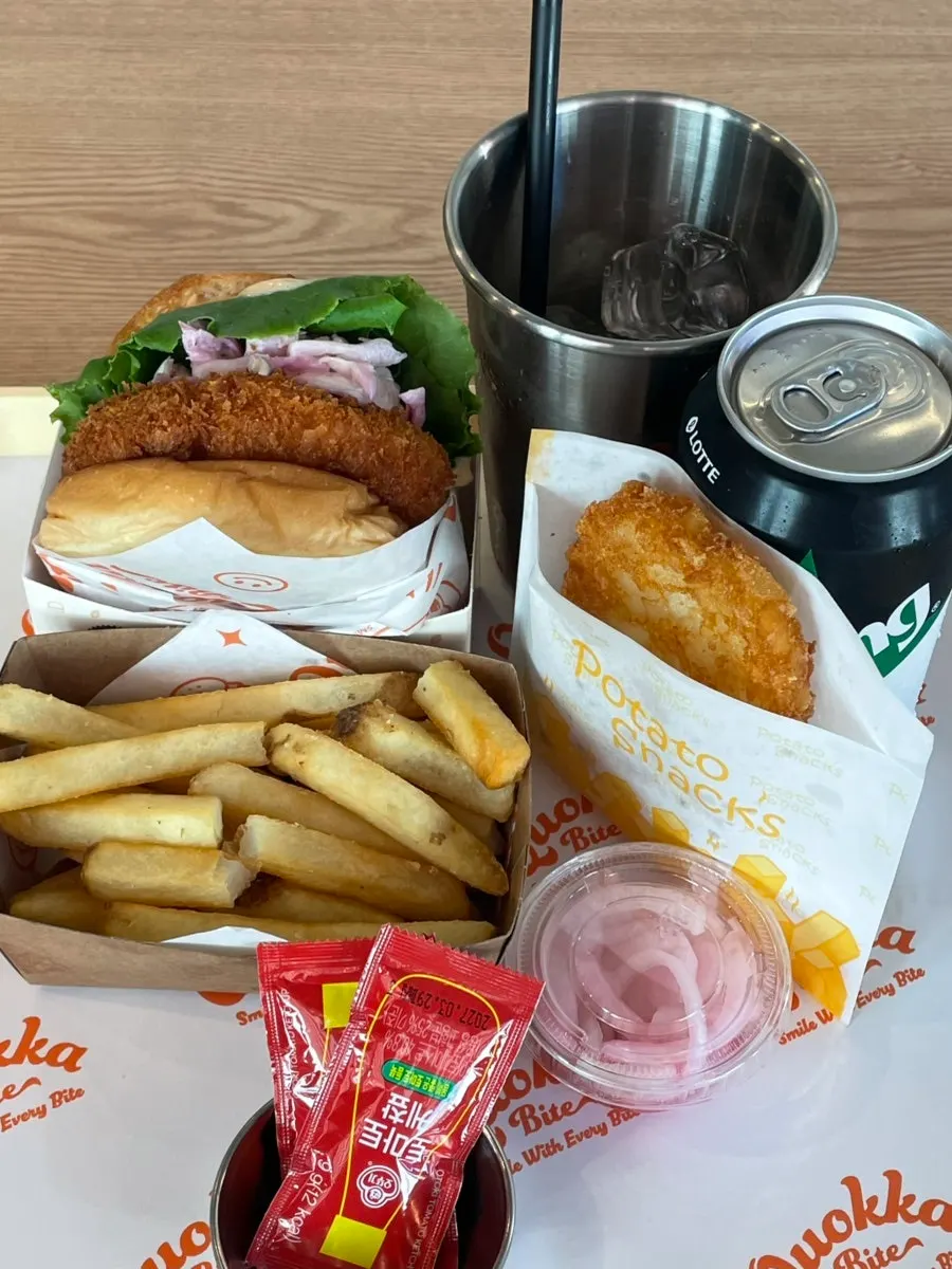 Onion pickles and plump fries