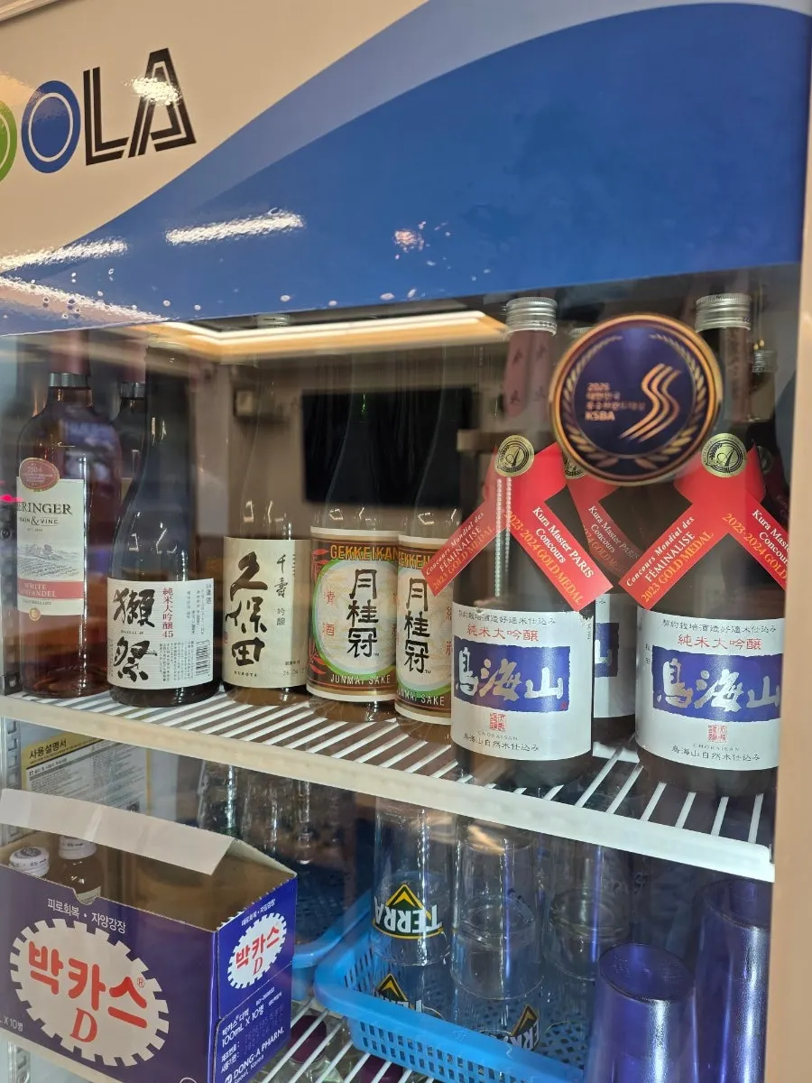在高级酒馆才能见到的清酒与高档酒类