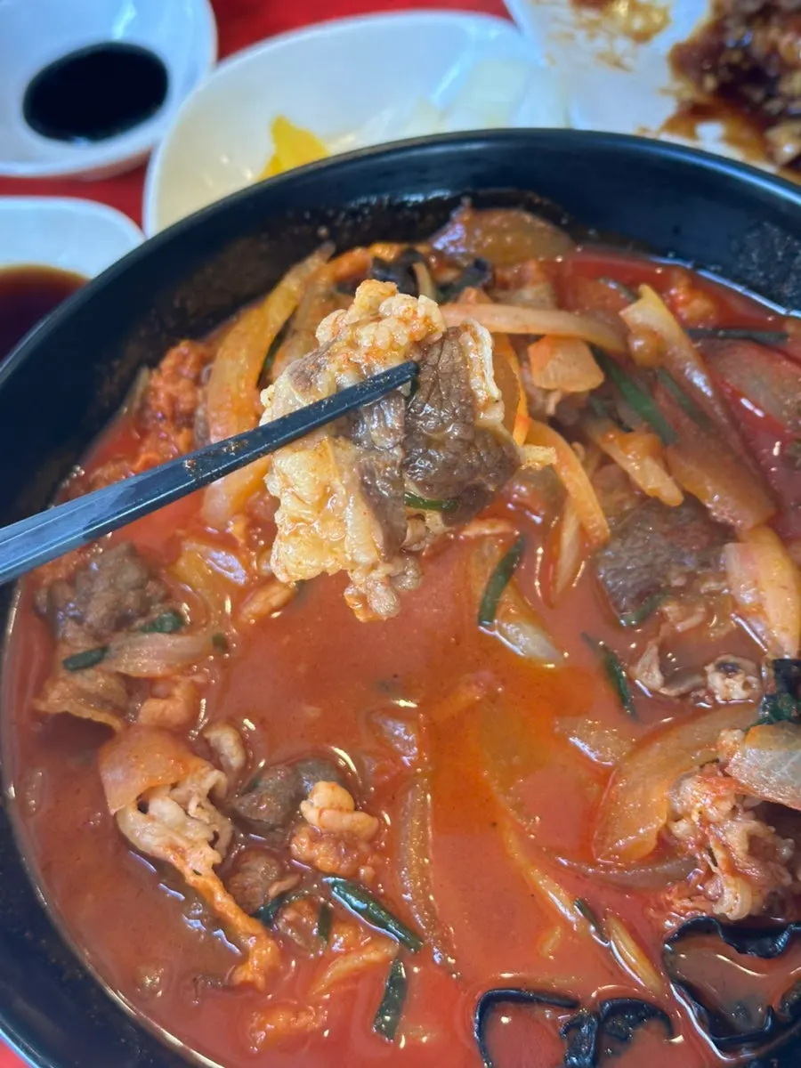 차돌박이와 짬뽕 국물