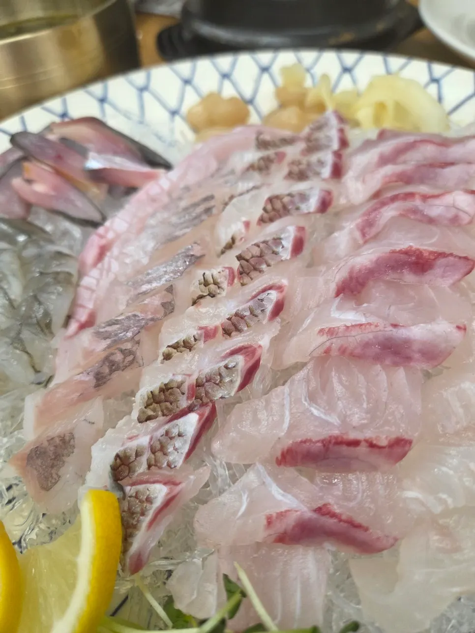 Thick-cut assorted sashimi