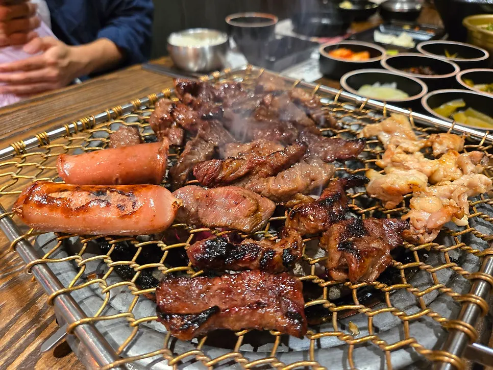 은은한 숯불에 익어가는 소갈비