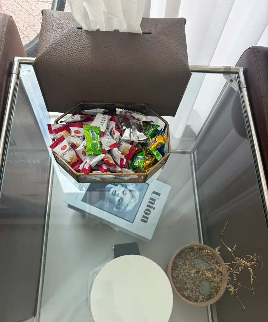 Chairs and cushions in the waiting area