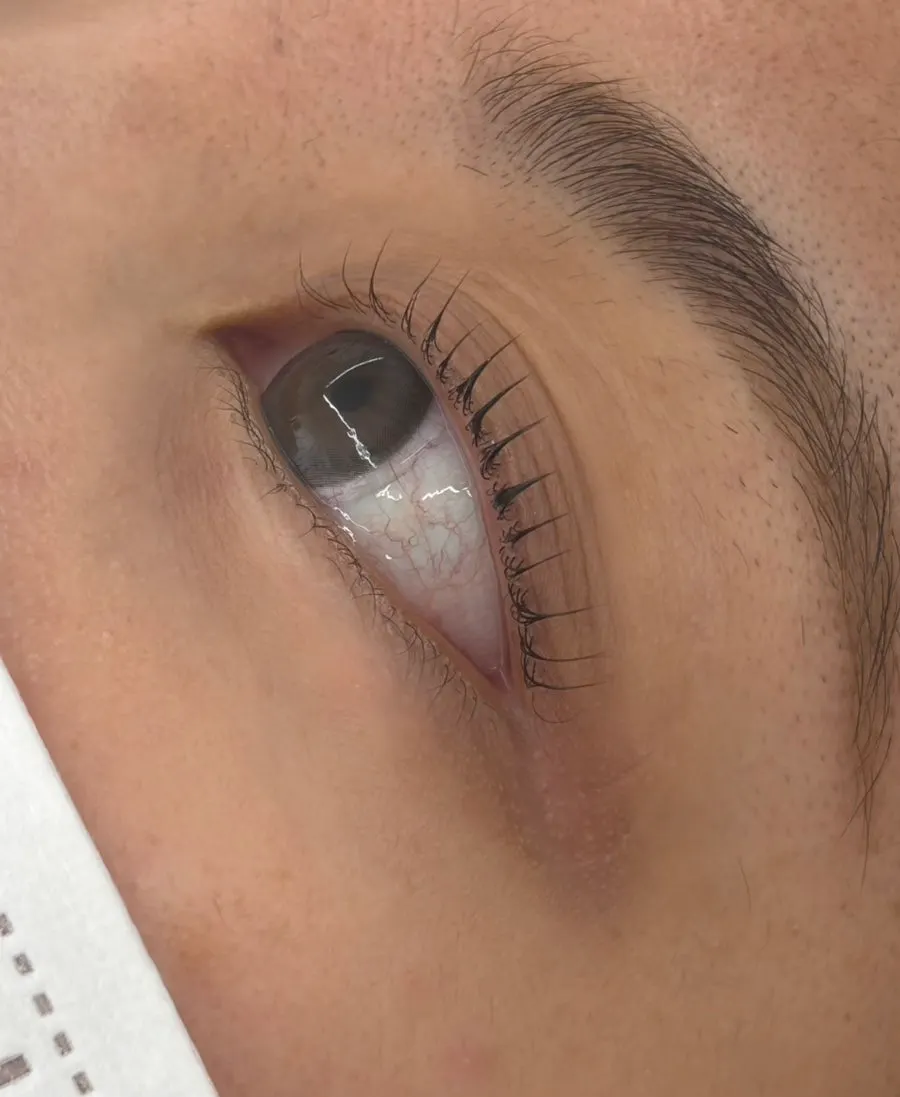 Side-view lash curl result