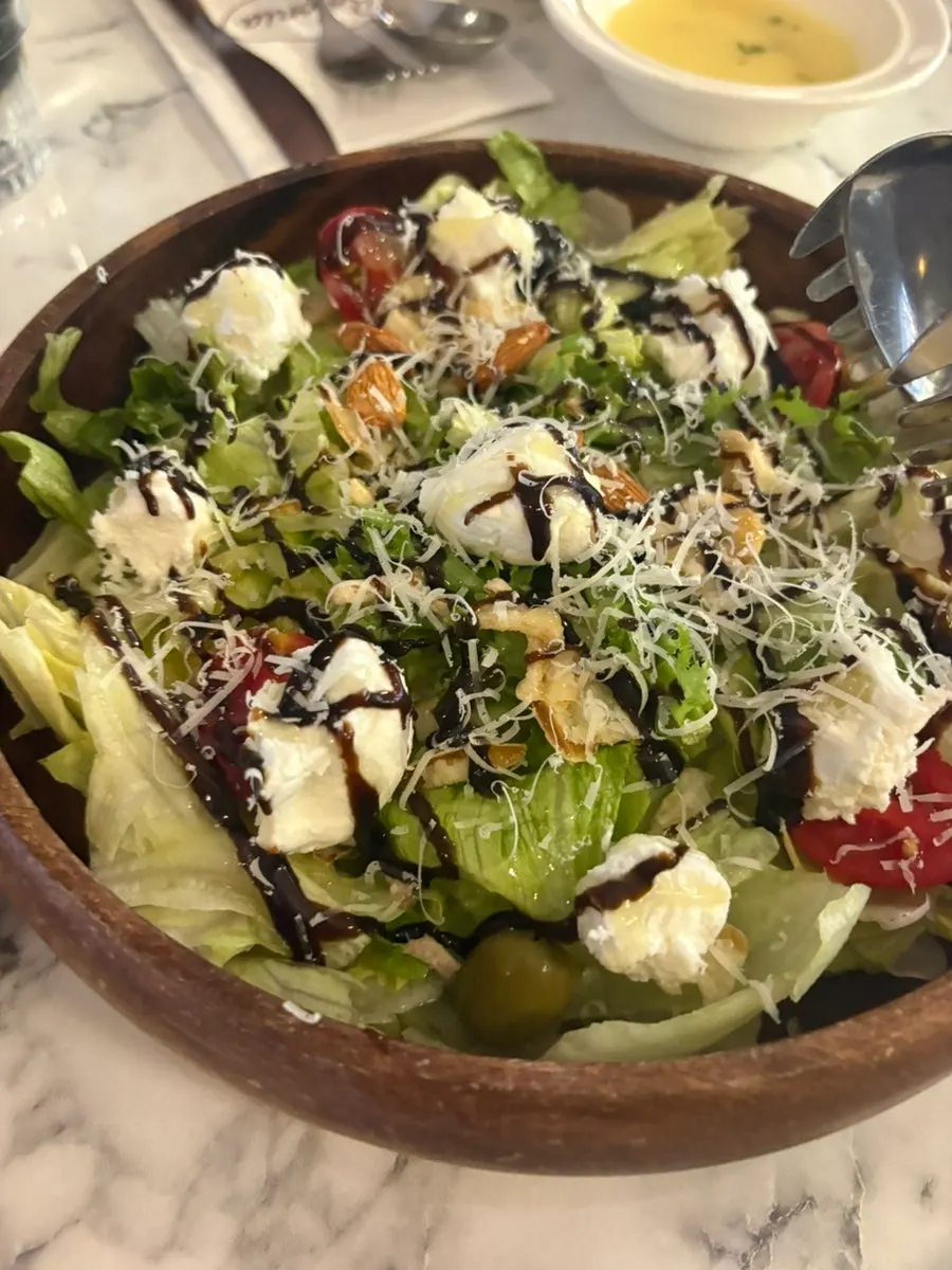Starter bread with balsamic oil