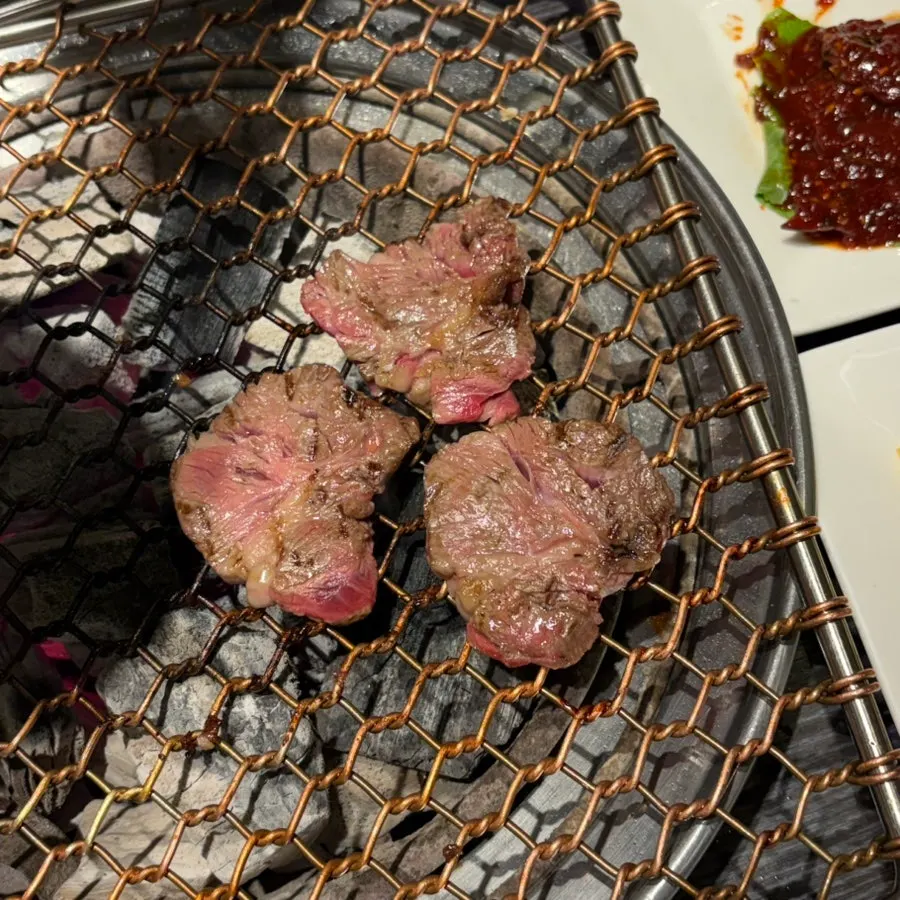 Hanwoo cuts for charcoal grilling
