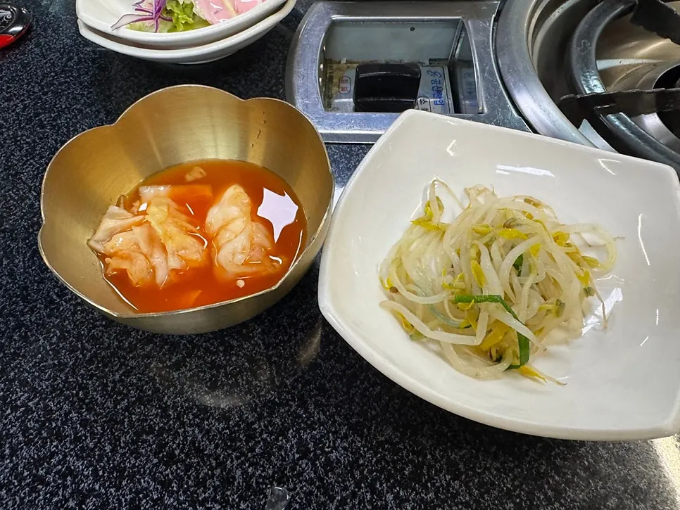 Kimchi stew and rolled omelet order