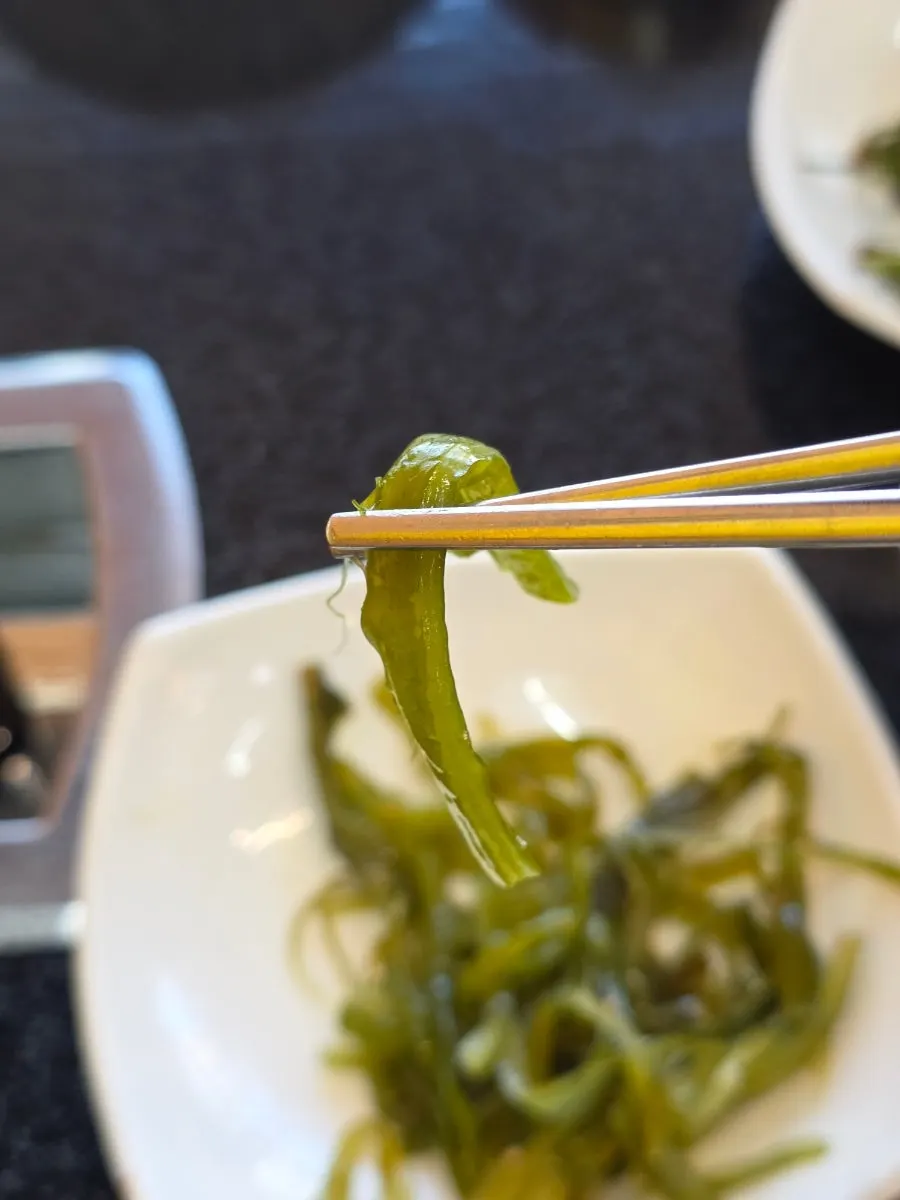 Seasoned bean sprout and chive side dishes