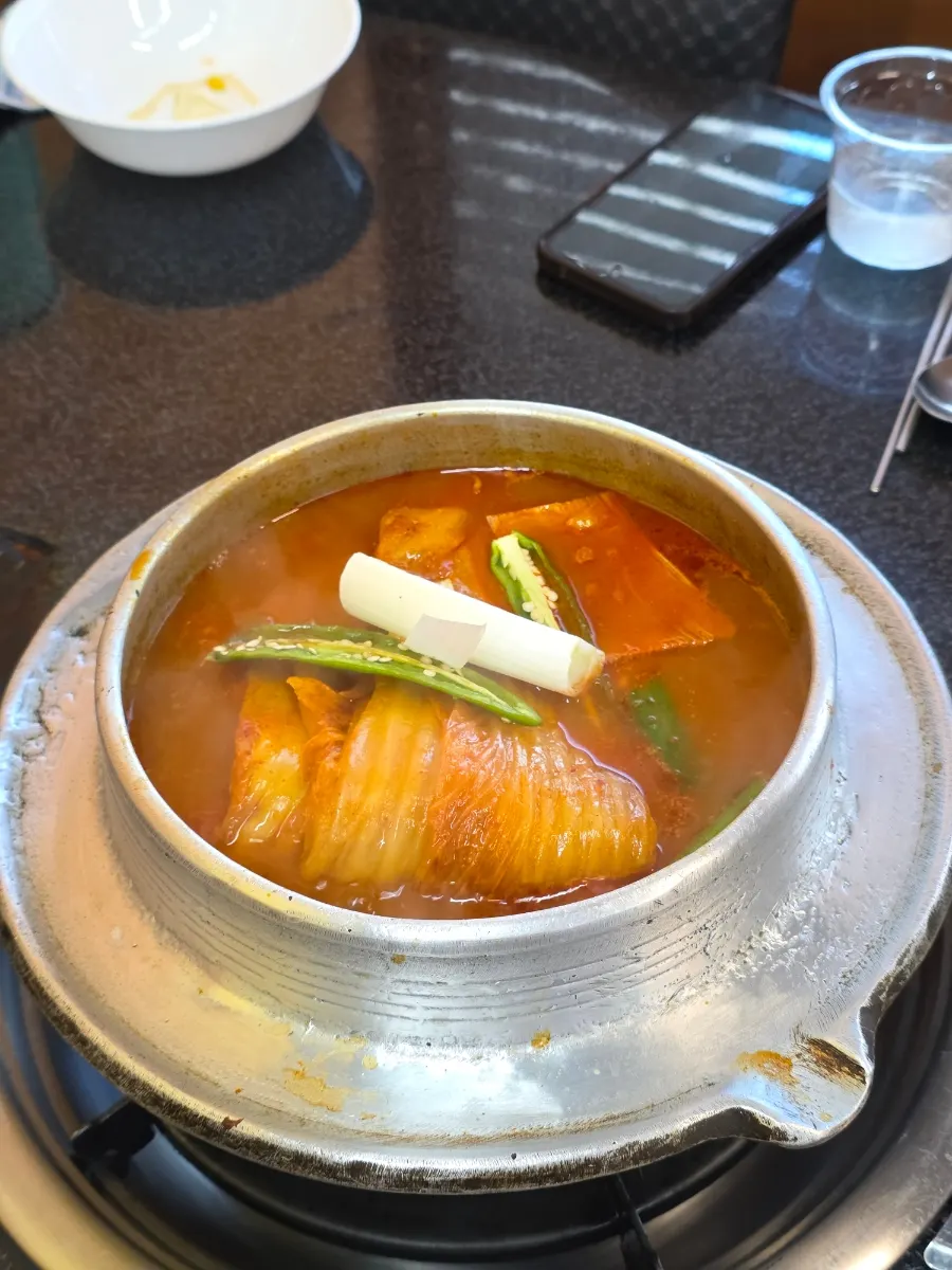 Pot rice with hot water added for nurungji